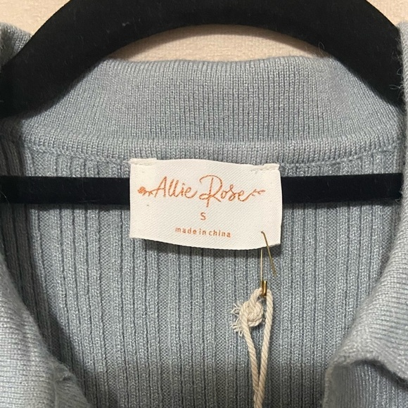 Allie Rose women's S steel blue button up short sleeve sweater bodysuit NWT - Picture 4 of 6